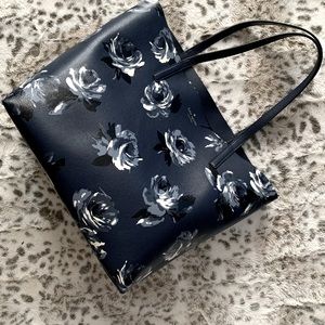 Kate Spade Lg Blue Floral/Navy Reversible Tote with small change purse